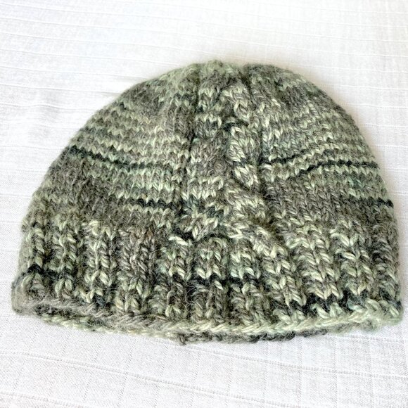 Handmade 🇨🇦 NWOT Hand Knit Alpaca Cable Toque - Picture 1 of 4